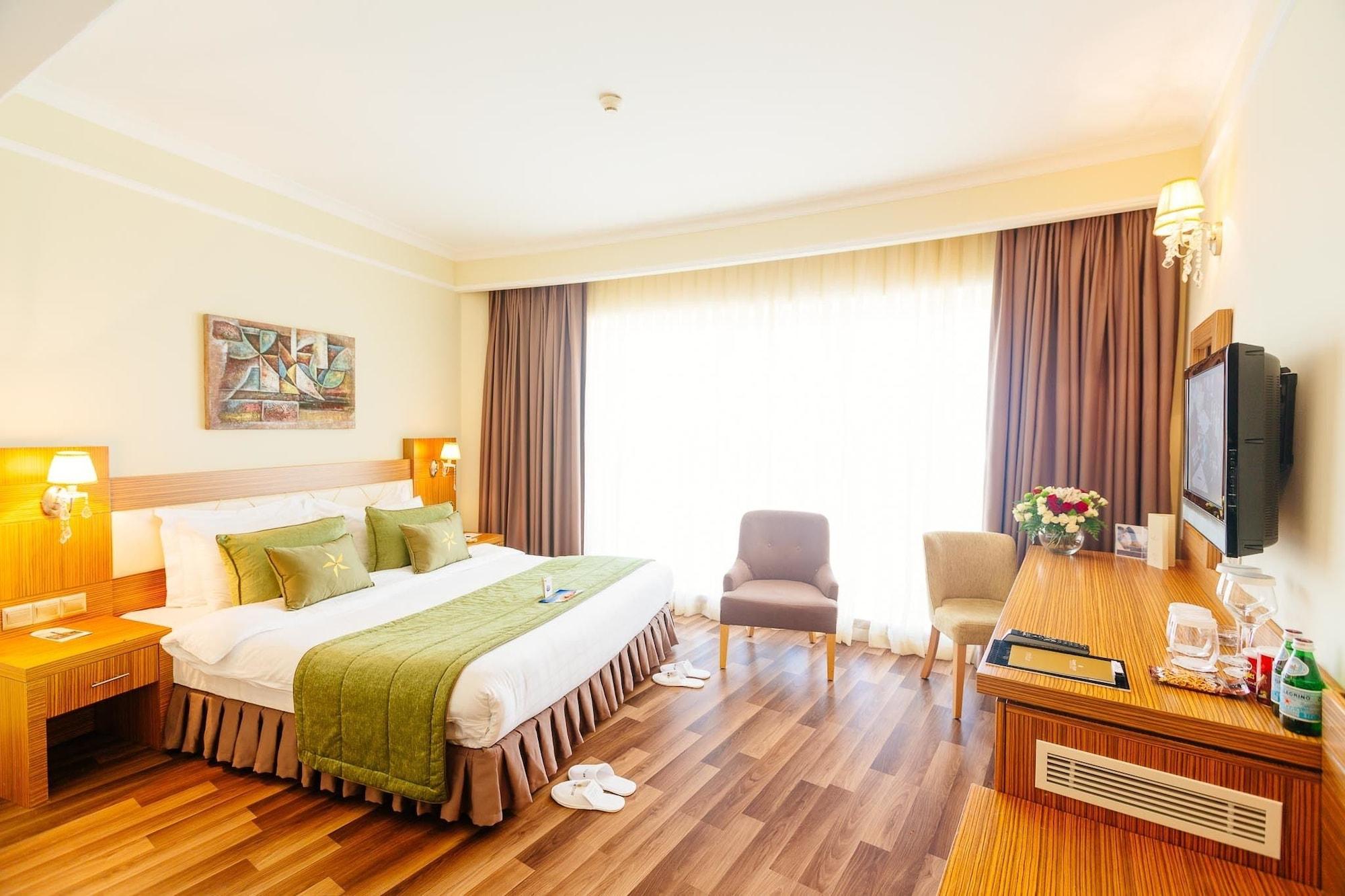 Grand Pasha Luxury Central Nicosia Hotel & Casino Exterior photo