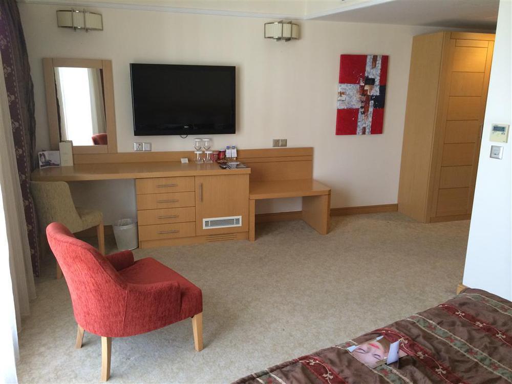 Grand Pasha Luxury Central Nicosia Hotel & Casino Room photo